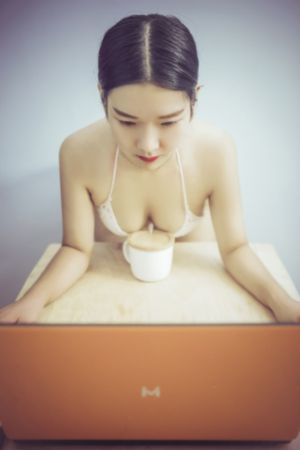 被多人伦姧小故事小柔_1080P高清视频播放