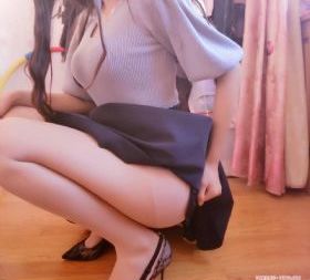 美女解开胸衣露出奶头_高清日本电影免费