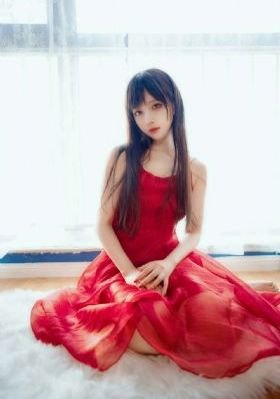 公交车顶紧身裤丰臀_国产剧在线手机播放